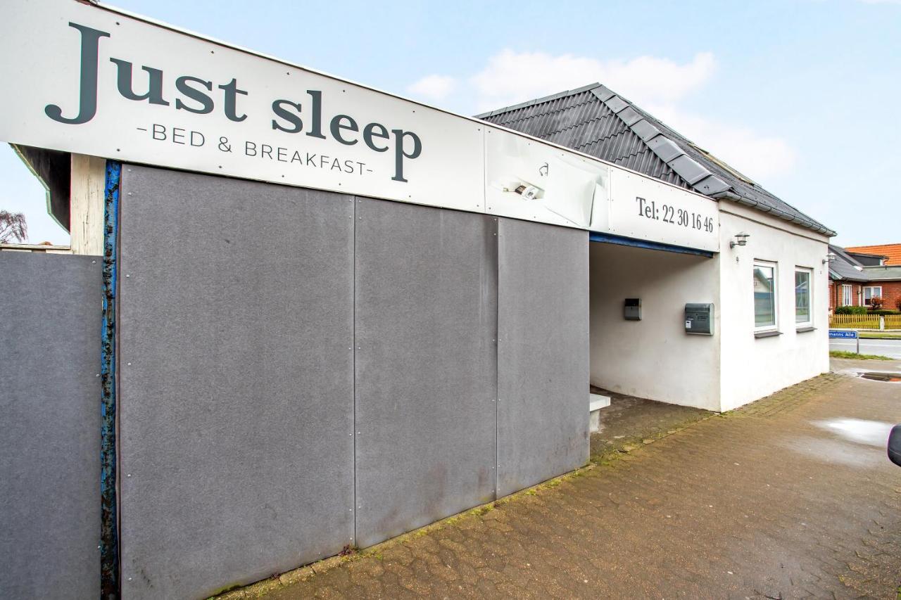 Hotel Just Sleep à Esbjerg Extérieur photo